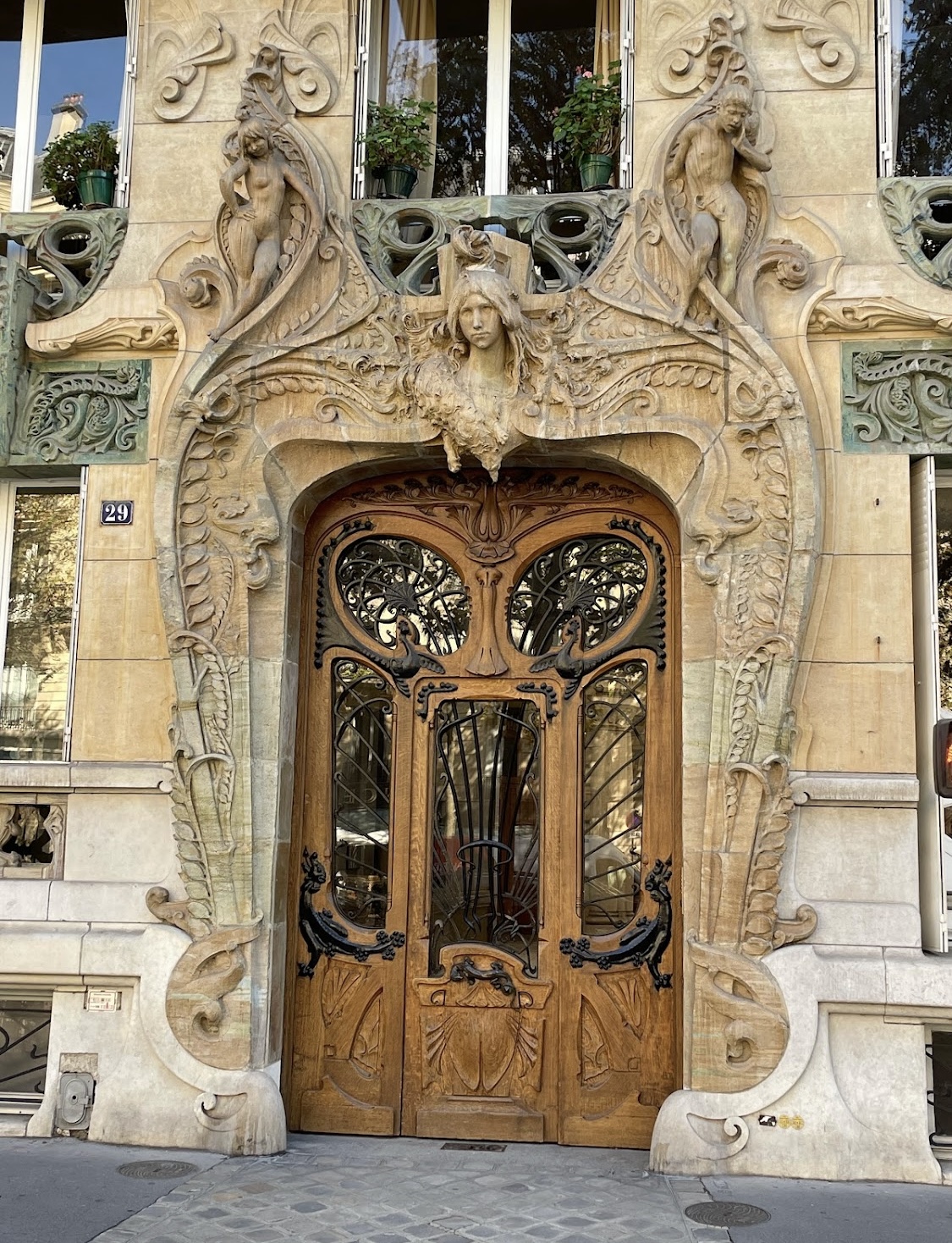 IImmeuble-Lavirotte−ジュール・ラヴィロット−外観